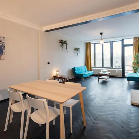 Charming And Spacious In The Heart Of Lejlighed *