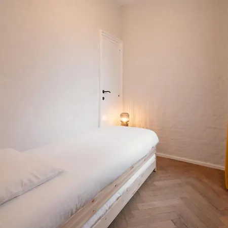 דירה Charming And Spacious In The Heart Of אנטוורפן