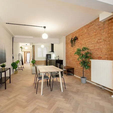 Charming And Spacious In The Heart Of * אנטוורפן