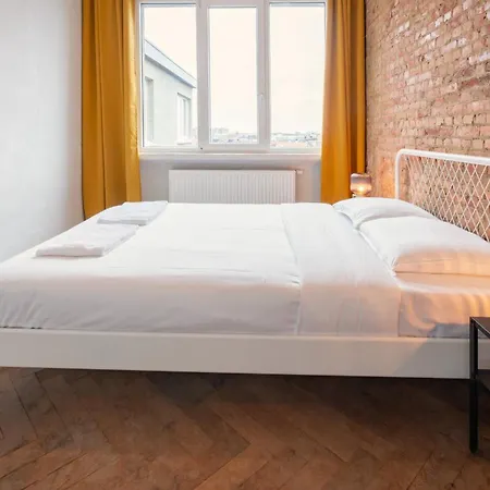 Charming And Spacious In The Heart Of