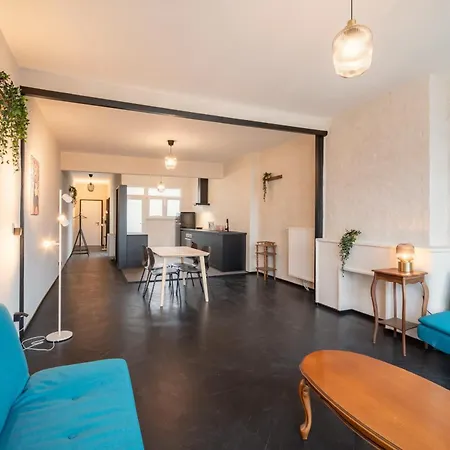 דירה Charming And Spacious In The Heart Of אנטוורפן