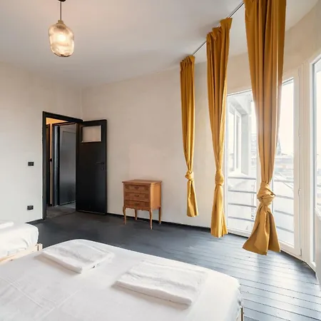 דירה Charming And Spacious In The Heart Of